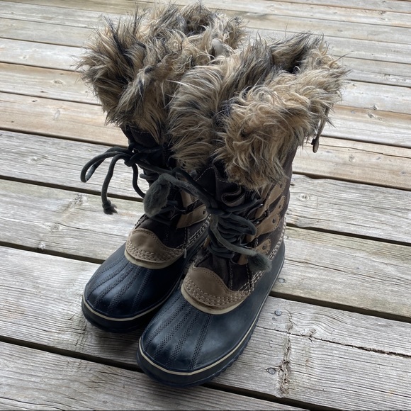 Sorel Joan Of Arctic Dark Brown Boots - Picture 2 of 15